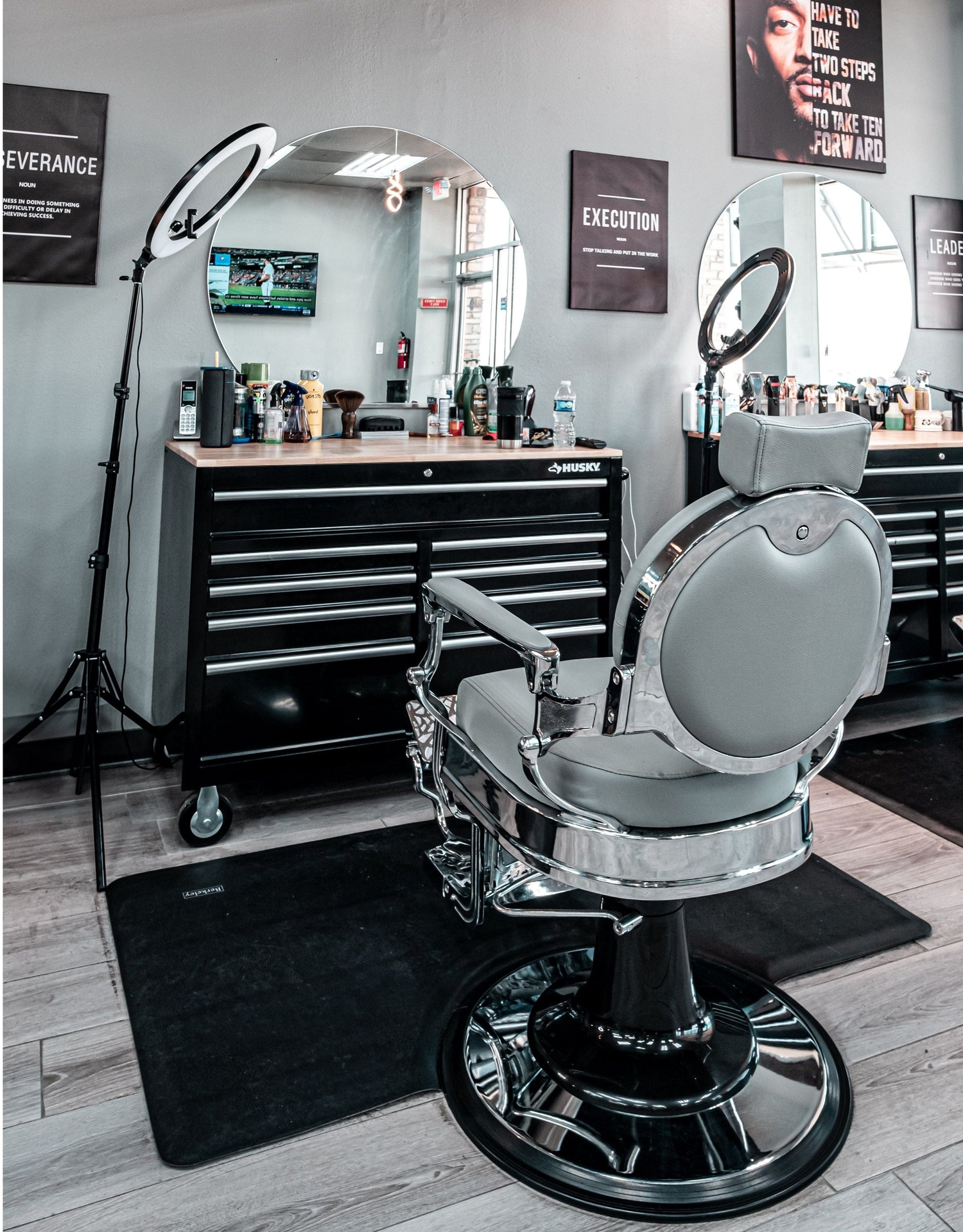 Berkeley Truman Barber Chair